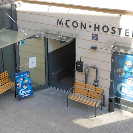 Hostel Moon